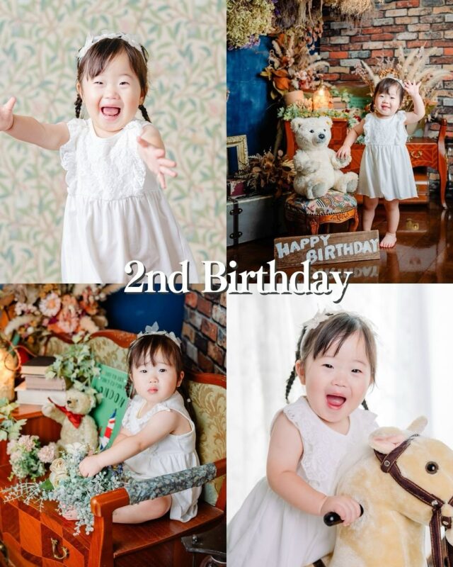 初めての誕生日の1歳と比べ、
あまり写真を撮らなくなってしまう2歳

でもとっても成長する時期

走り回ったり言葉を口にしたり、
自我が生まれいろいろ要求したり…

だからこそ2歳も記念の写真を残して欲しい
そういう思いで2歳プランをご用意しています🎶

┈┈┈┈┈┈ 𖤣𖥧𖥣𖡡𖥧𖤣 ┈┈

2歳プラン ¥23,000
(データ･A3サイズ3面見開きアルバム付)

スタジオまたは洞峰公園とお選びいただけます
※公園使用料¥530が別途発生致します

┈┈┈┈┈┈ 𖤣𖥧𖥣𖡡𖥧𖤣 ┈┈

カシュカシュスタジオご利用方法
①ご予約＆お問合せ
⭐️お電話 029-850-3890
⭐️公式LINE
⭐️予約、問い合わせフォー厶(@cachecache_tsukubaハイライト〈プラン･料金〉)

からご予約＆お問合せ📞
スタジオの見学や打ち合わせも無料で承っております😌
※tsukuba.cache2@gmail.comのメールを受信できるよう事前にご確認をお願いします

②ご来館
③データ＆アルバム等の受け取り
アルバム等の商品はご自宅へ郵送でお届けいたします📮
撮影当日に《よく出来ましたカット10枚》をLINEにてお渡しさせて頂きます✨️

@cachecache_tsukuba
茨城県つくば市二の宮2-17-10 パークサイド洞峰A号
open平日/11:00~18:30
closed火曜

 #カシュカシュ  #ファミリーフォト  #２歳