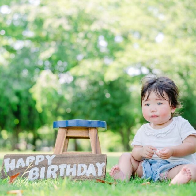 今だけの表情や仕草を、可愛く残せる特別なプラン🧸

1歳プラン ¥39,000
(データ･A3サイズ3面見開きアルバム付き)

スタジオまたは洞峰公園をお選びいただけます🍀
※公園撮影の際は別途使用料¥530が発生致します

┈┈┈┈┈┈ 𖤣𖥧𖥣𖡡𖥧𖤣 ┈┈

カシュカシュスタジオご利用方法
①ご予約＆お問合せ
⭐️お電話 029-850-3890
⭐️公式LINE
⭐️予約、問い合わせフォー厶(@cachecache_tsukubaハイライト〈プラン･料金〉)

からご予約＆お問合せ📞
スタジオの見学や打ち合わせも無料で承っております😌
※tsukuba.cache2@gmail.comのメールを受信できるよう事前にご確認をお願いします

②ご来館
③データ＆アルバム等の受け取り
アルバム等の商品はご自宅へ郵送でお届けいたします📮
撮影当日に《よく出来ましたカット10枚》をLINEにてお渡しさせて頂きます✨️

@cachecache_tsukuba
茨城県つくば市二の宮2-17-10 パークサイド洞峰A号
open平日/11:00~18:30
closed火曜

 #カシュカシュ  #ファミリーフォト